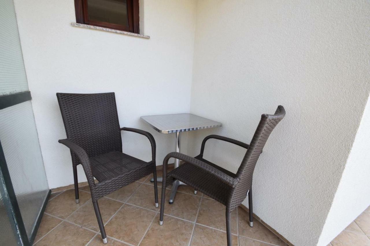 Apartments Nina Стариград-Пакленица Екстериор снимка