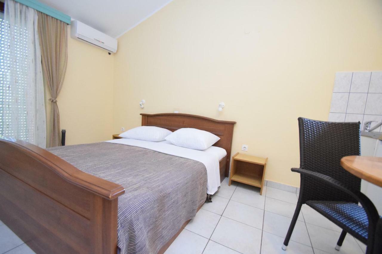 Apartments Nina Стариград-Пакленица Екстериор снимка