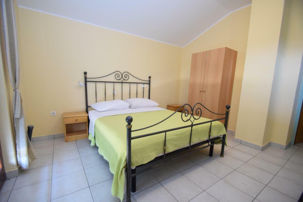 Apartments Nina Стариград-Пакленица Екстериор снимка