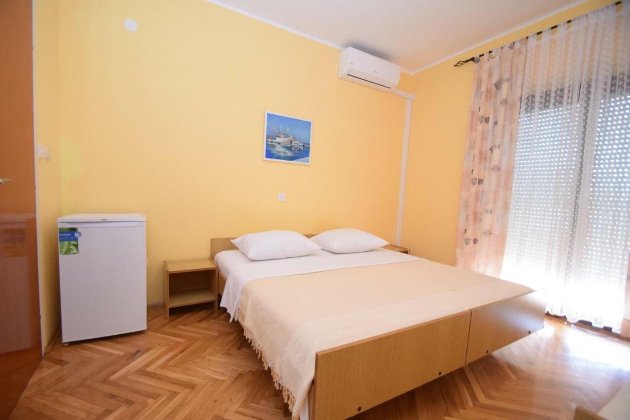 Apartments Nina Стариград-Пакленица Екстериор снимка